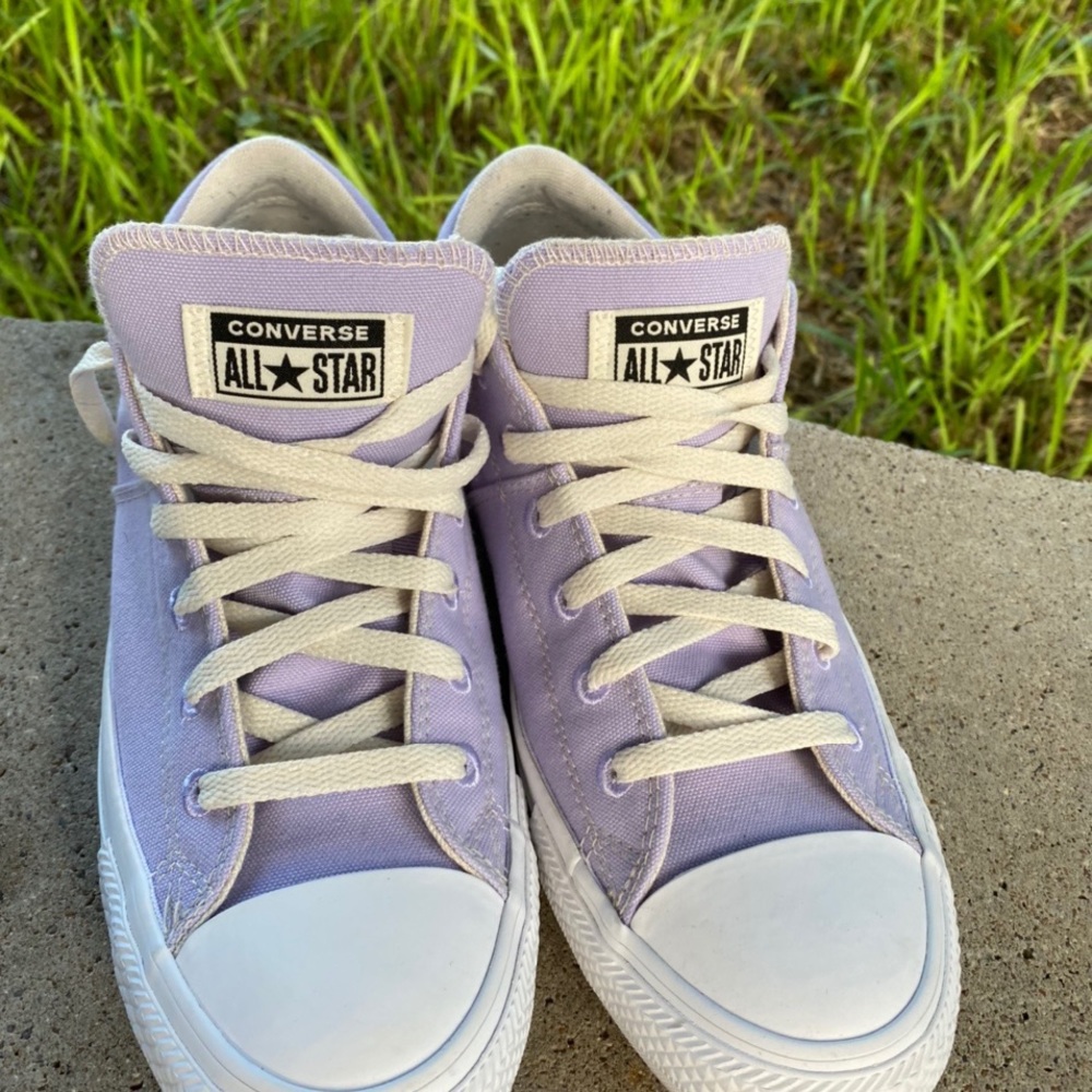 Converse - Picture 2 of 3